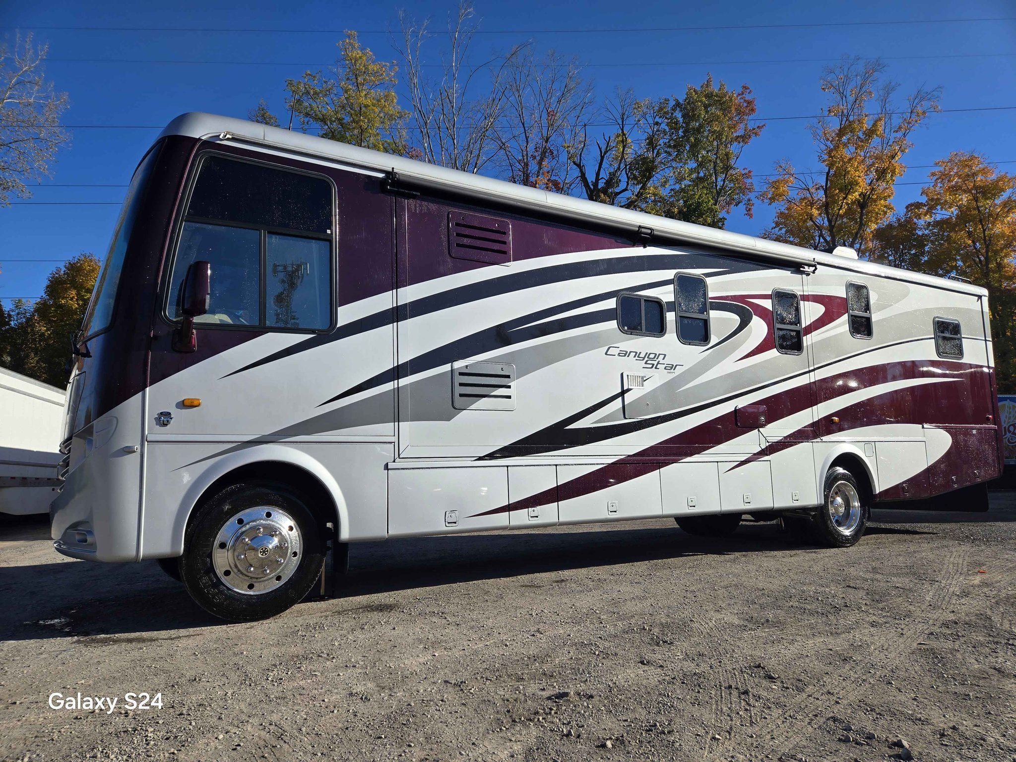 Motorisé Newmar Canyon 2011